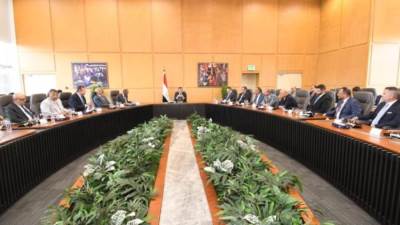 وزير الإسكان يلتقى مجلس إدارة غرفة صناعة التطوير العقارى لبحث تعزيز التعاون